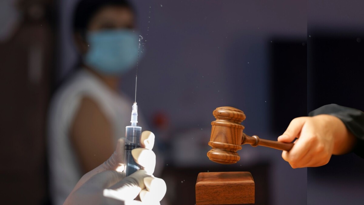 Covid, sentenza bomba: il giudice dà ragione alla lavoratrice no vax