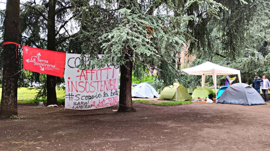 Studenti in tenda Università caro affitti
