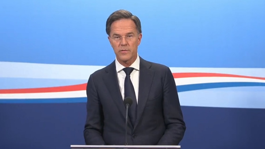 Il primo ministro olandese Mark Rutte annuncia le sue dimissioni