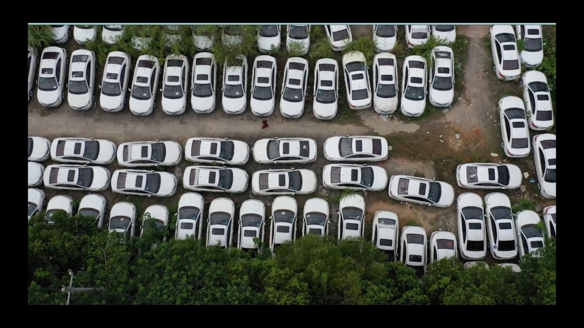 Cimiteri auto elettriche