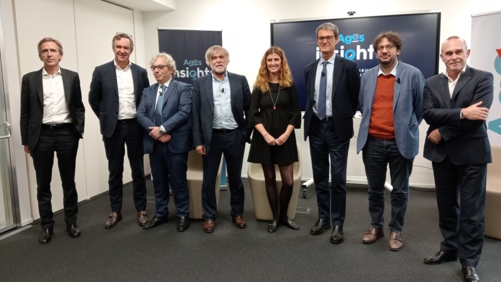 Il Gruppo di Lavoro della ricerca AGOS Insights 2023. Da sinistra: Flavio Salvischiani (Co-General Manager Agos), Franҫois-Edouard Drion (CEO Agos), Alberto Stracuzzi (Eumetra) Francesco Morace (sociologo e saggista), Jessica Bizzotto (Eumetra), Matteo Colleoni (Politecnico di Milano), Ludovico Mannheimer (Eumetra), Jean Marie Malherbe (Co-General Manager Agos)