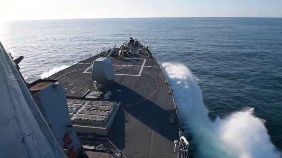 USS Carney (video Pentagono)