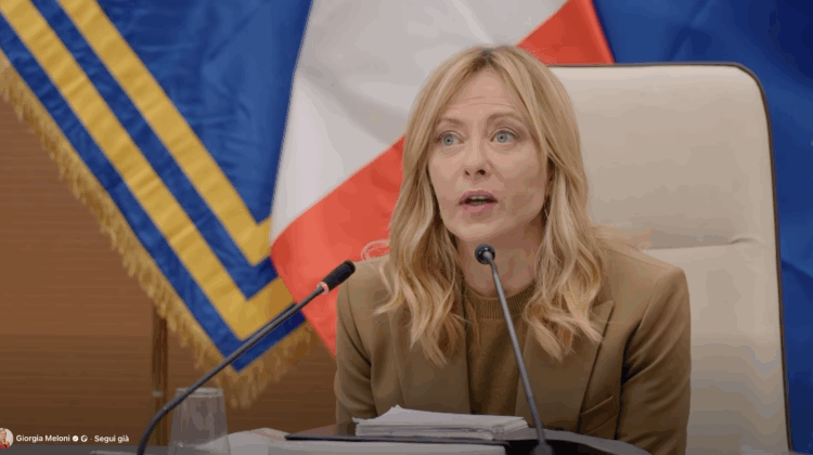 Referendum, il governo beffa i giuristi . E meno male: legulei del cavolo