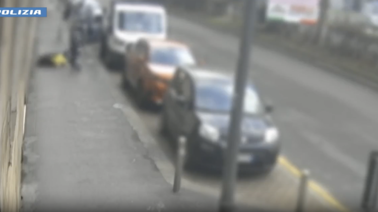 Pestava le vecchiette per rapinarle: la violenza del clandestino