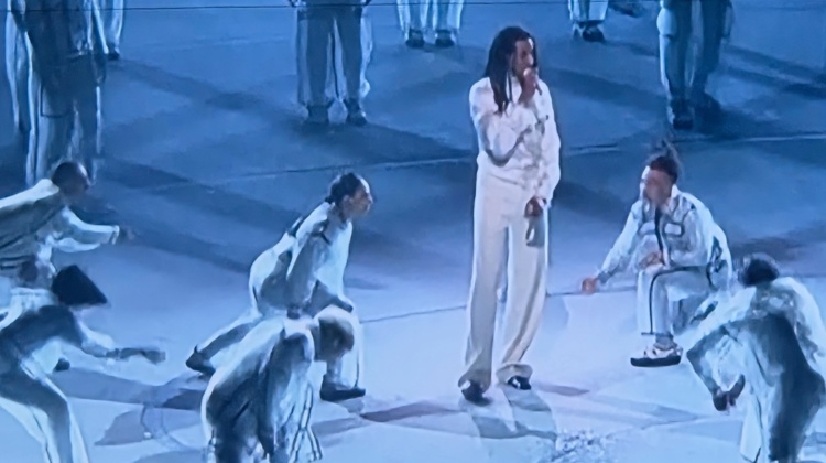 Ghali, peggio di lui solo la sinistra che grida alla censura Rai