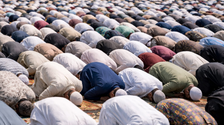 Via Gesù, a scuola arriva la Sharia: è in corso la sostituzione etnica (e non ve ne accorgete)