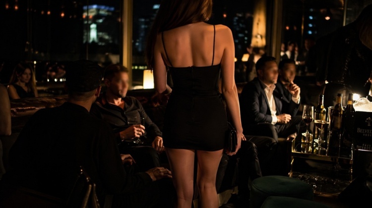 Escort e festini a Milano, le ragazze non bastavano mai: “Cerchiamo di tirare sei-sette donne”