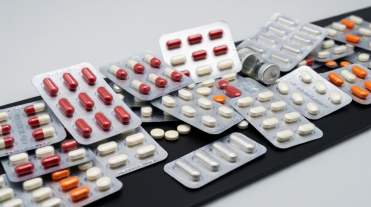 Guerra in Iran, anche i farmaci a rischio razionamento