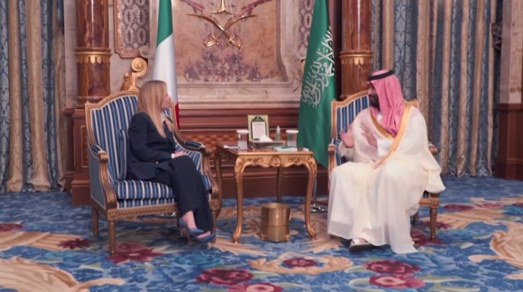 Meloni nel Golfo, cosa nasconde la mossa della premier