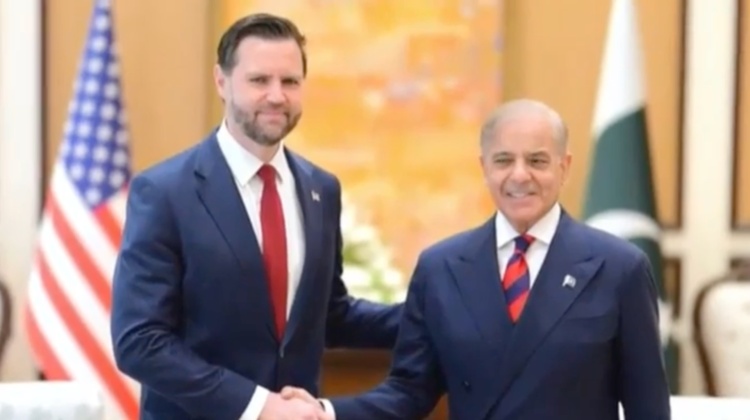 Iniziati i negoziati di pace: Usa e Iran per la prima volta faccia a faccia